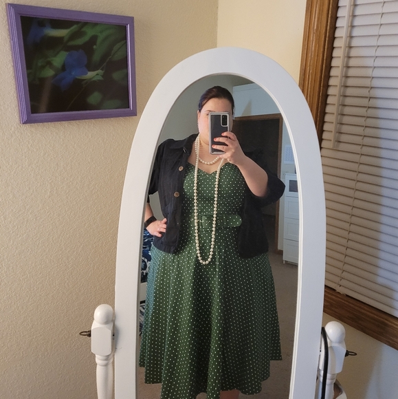 Meet your Posher, Sarah - Picture 2 of 2